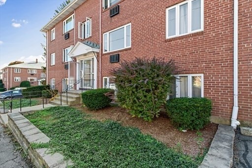 2 bed, 1 bath apartment for rent at 26 Carey Ave Unit 5, Watertown — photo 7 of 7