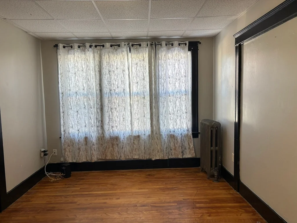 3 bed, 1 bath apartment for rent at 26 Catharine St Unit 4, Worcester — photo 9 of 33