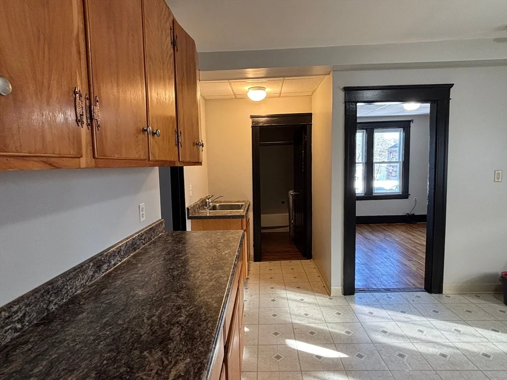3 bed, 1 bath apartment for rent at 26 Catharine St Unit 4, Worcester — photo 17 of 33