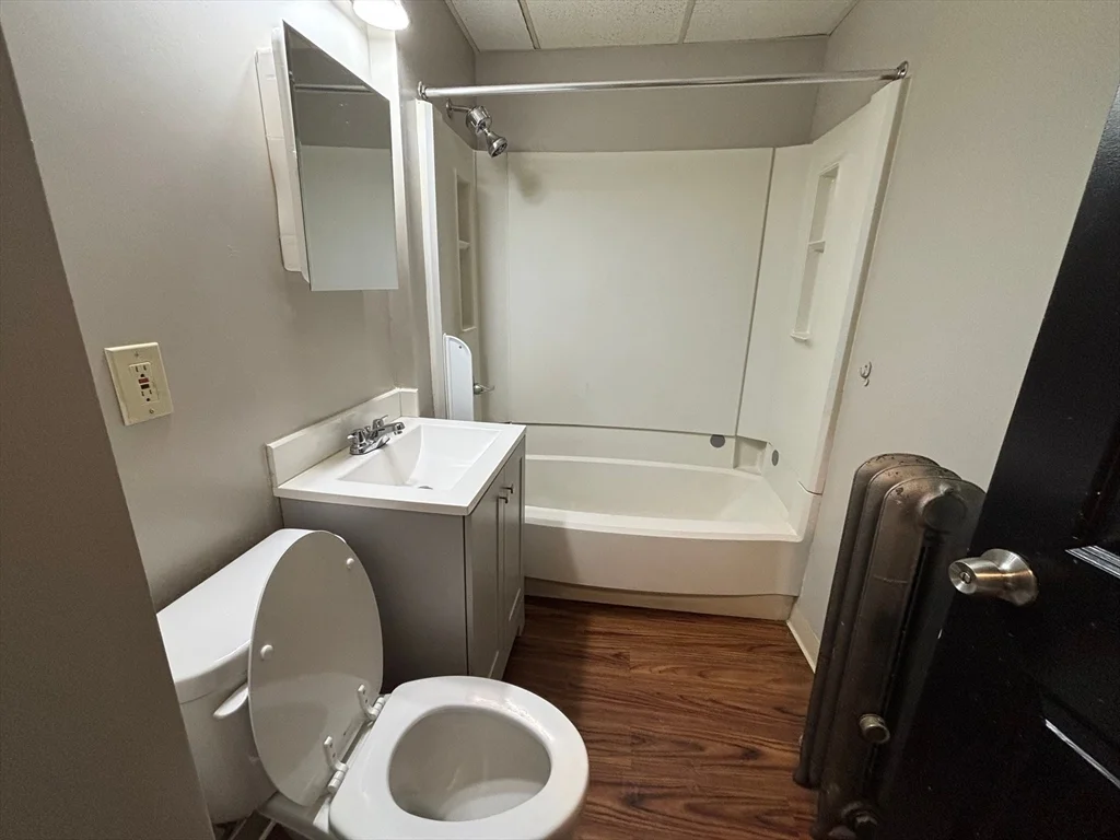 3 bed, 1 bath apartment for rent at 26 Catharine St Unit 4, Worcester — photo 27 of 33