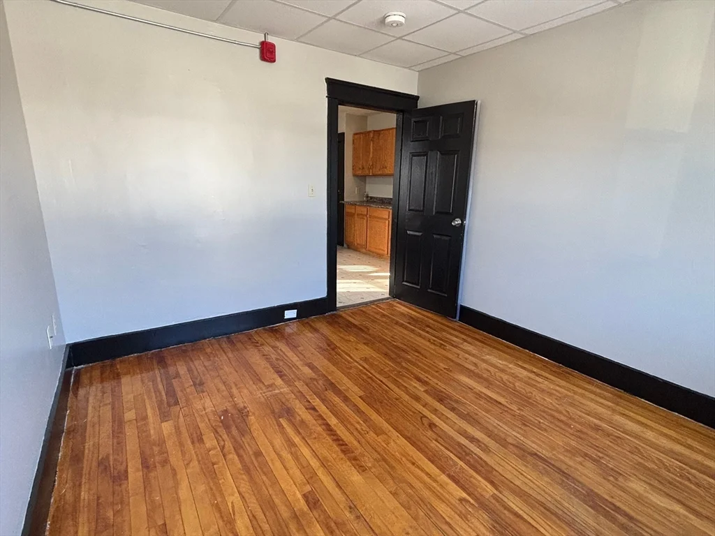 3 bed, 1 bath apartment for rent at 26 Catharine St Unit 4, Worcester — photo 24 of 33