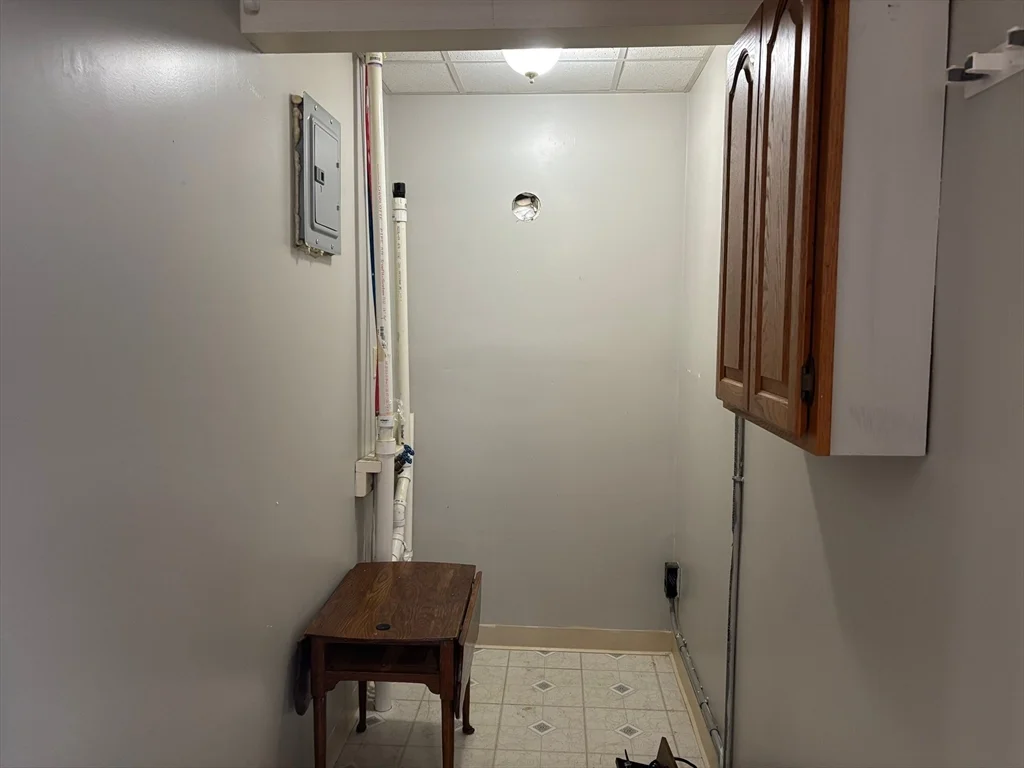 3 bed, 1 bath apartment for rent at 26 Catharine St Unit 4, Worcester — photo 29 of 33