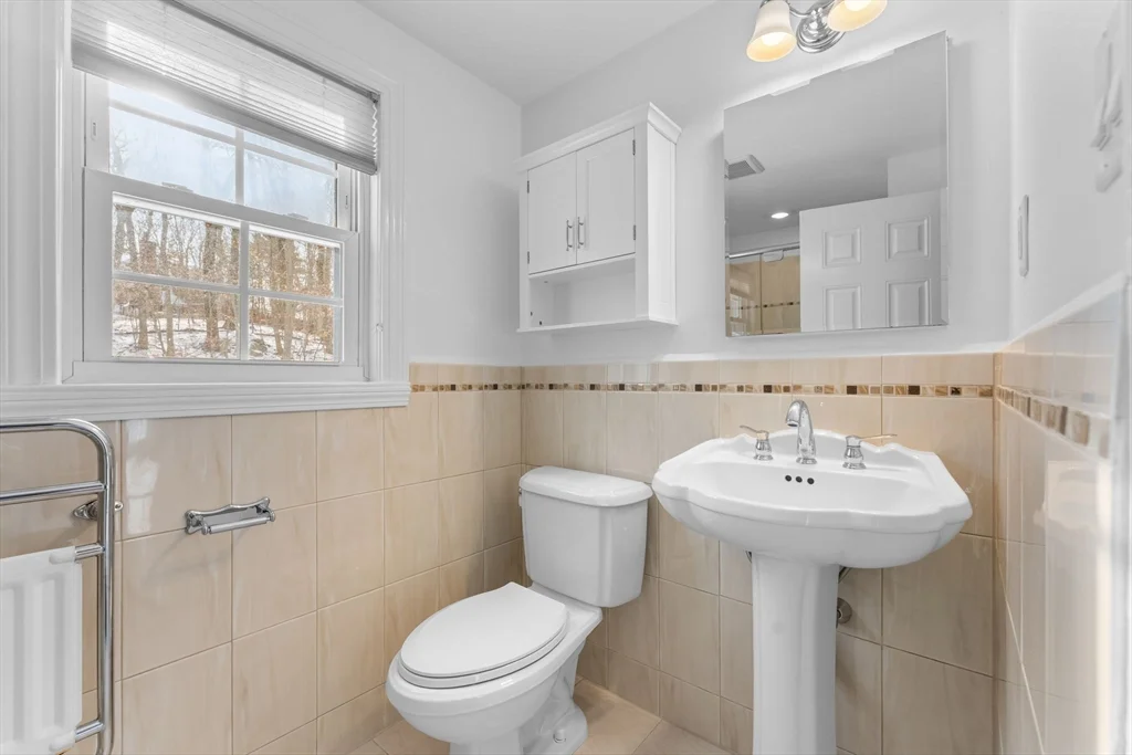 4 bed, 2 bath apartment for rent at 26 Cedar Hill Rd, Dover — photo 18 of 36