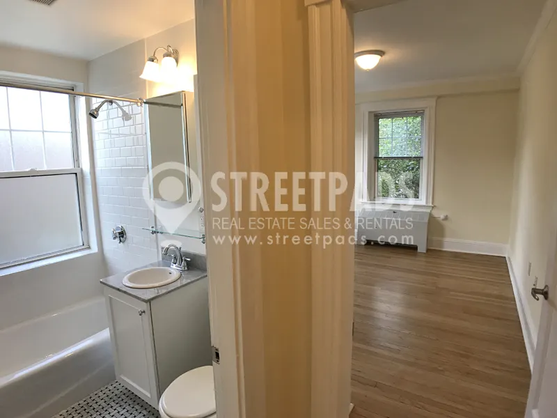 2 bed, 1 bath apartment for rent at 26 Chauncy St Unit 1, Neighborhood Nine — photo 9 of 20