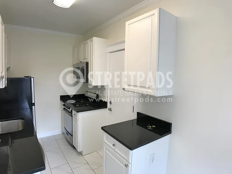 2 bed, 1 bath apartment for rent at 26 Chauncy St Unit 1, Neighborhood Nine — photo 2 of 20