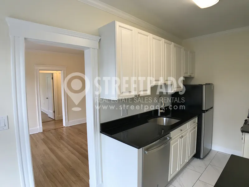 2 bed, 1 bath apartment for rent at 26 Chauncy St Unit 1, Neighborhood Nine