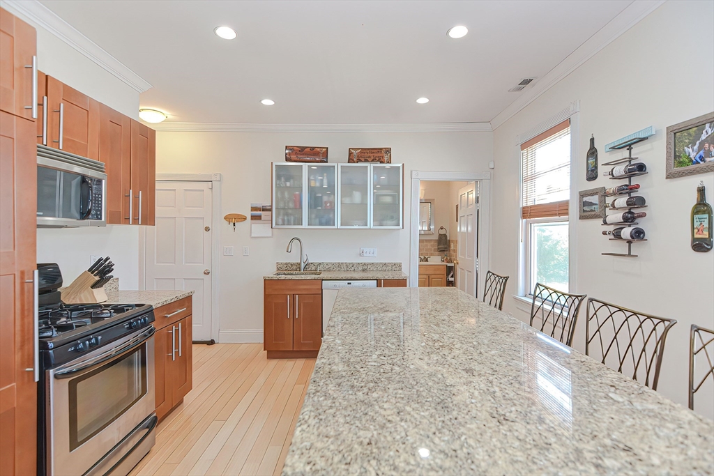 3 bed, 1 bath apartment for rent at 26 Chestnut Ave Unit 3, Jamaica Plain — photo 2 of 16