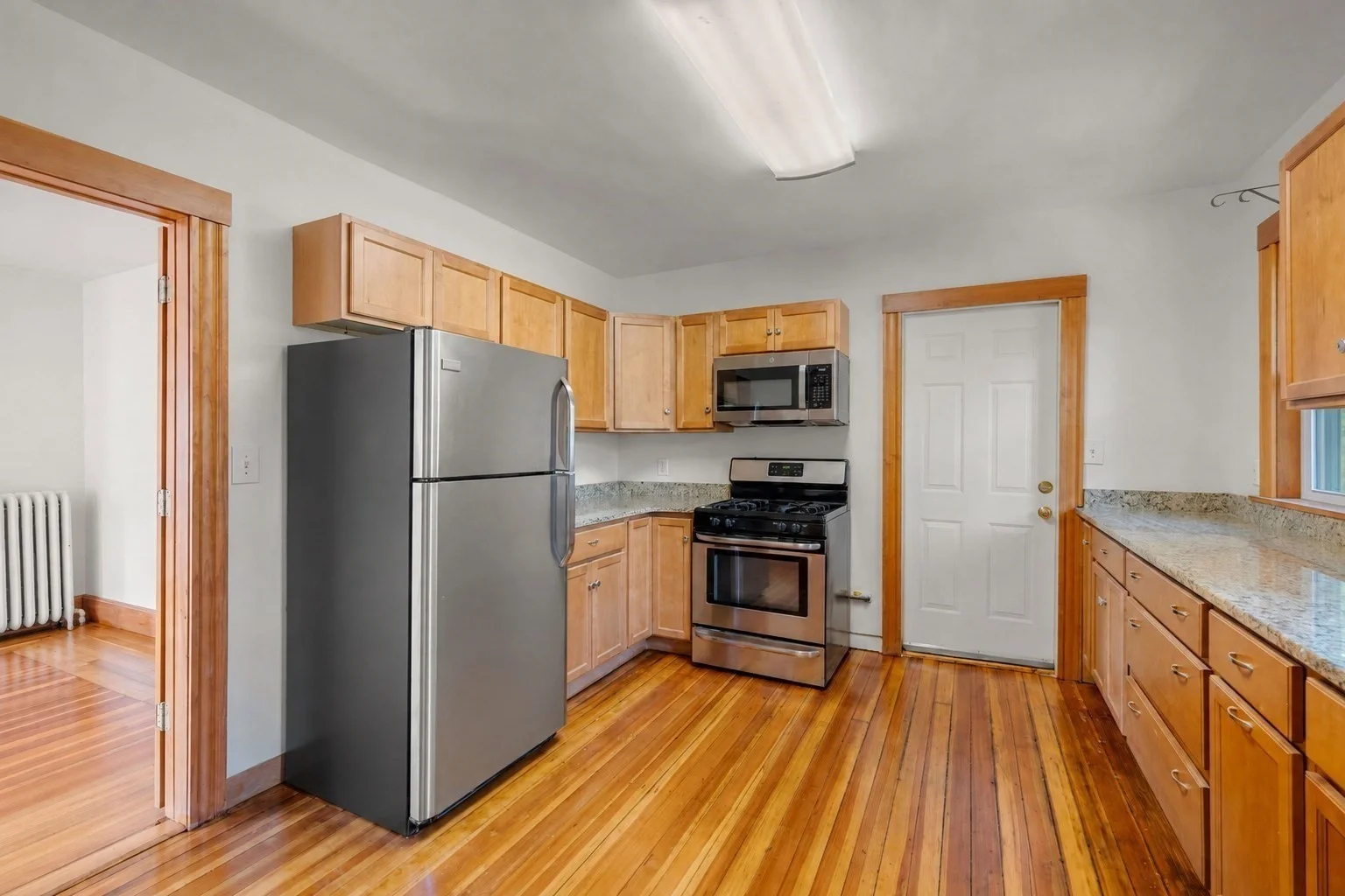 3 bed, 1 bath apartment for rent at 26 Chilton St Unit 3, West Cambridge — photo 5 of 23