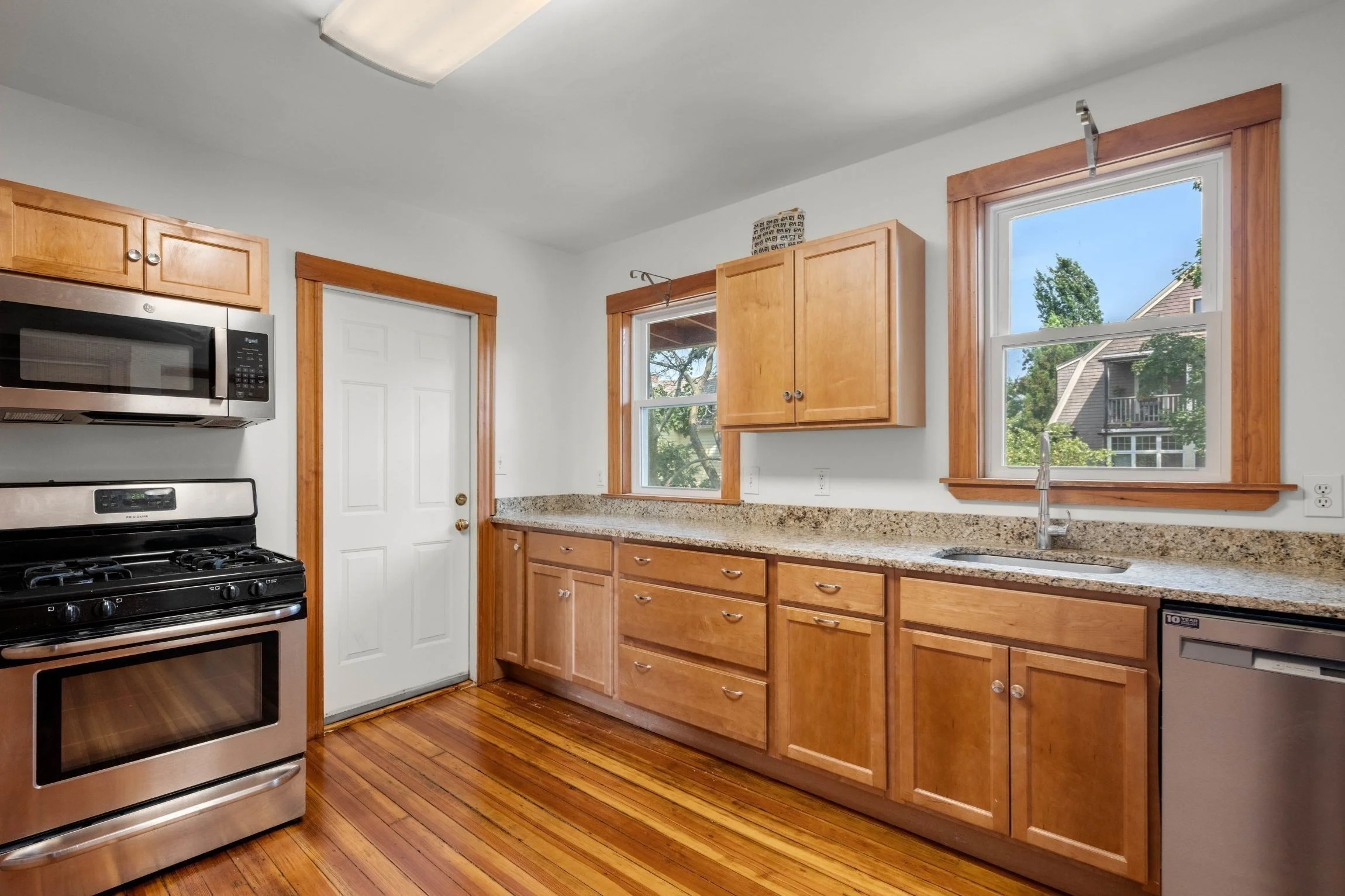 3 bed, 1 bath apartment for rent at 26 Chilton St Unit 3, West Cambridge — photo 6 of 23