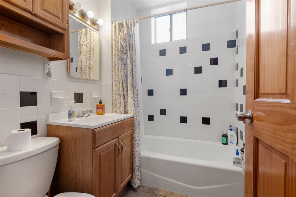 3 bed, 1 bath apartment for rent at 26 Chilton St Unit 3, West Cambridge — photo 14 of 17