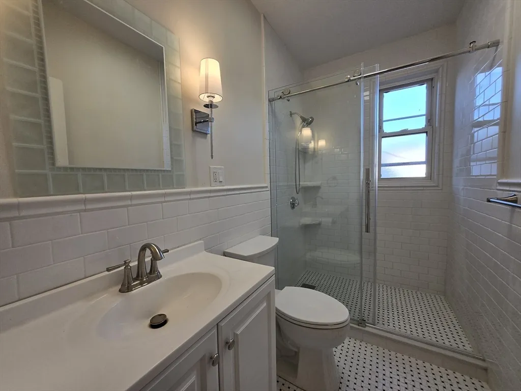 2 bed, 1 bath apartment for rent at 26 Chiswick Rd Unit 13, Brighton — photo 5 of 11