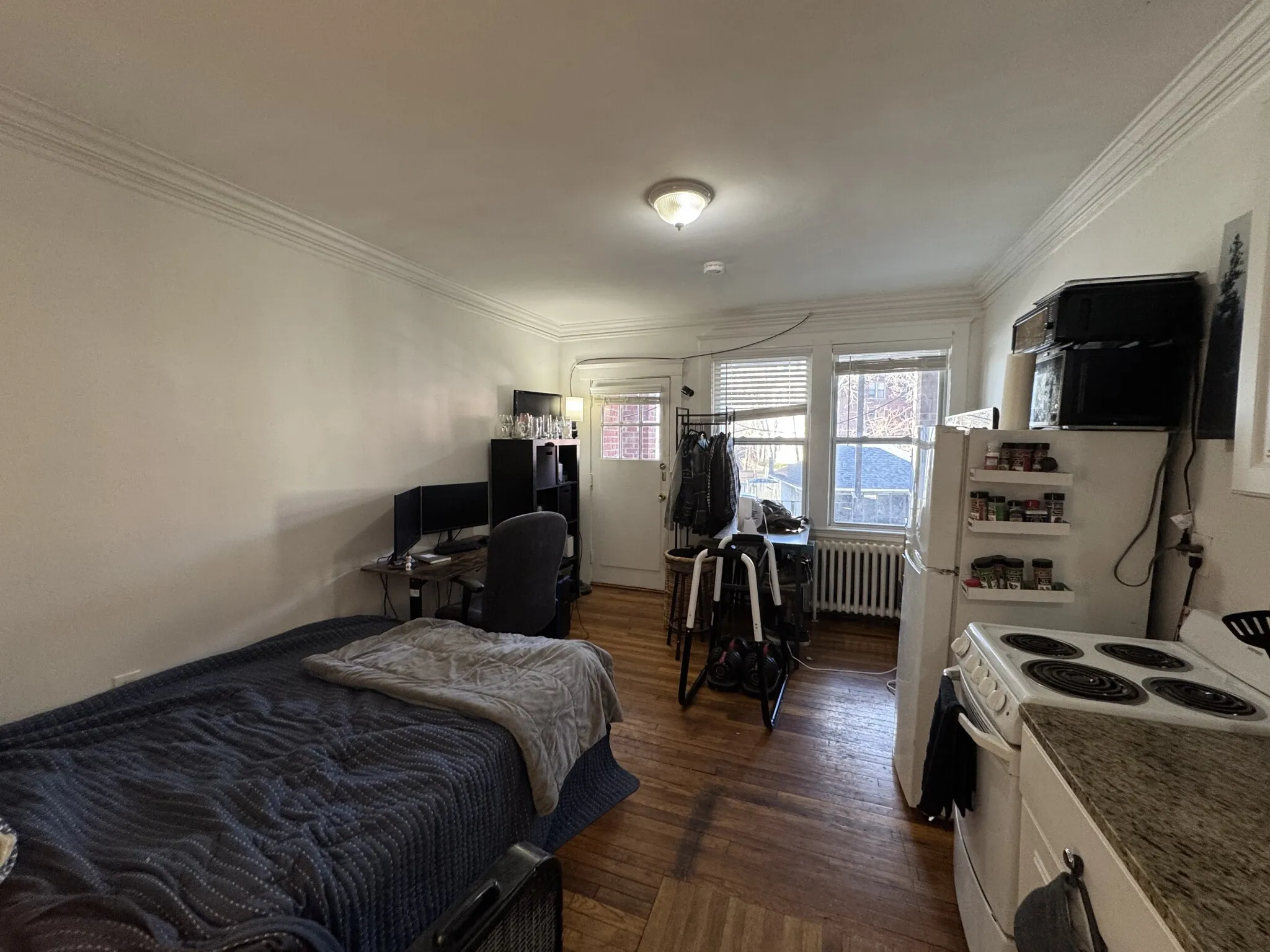 Studio bed, 1 bath apartment for rent at 26 Chiswick Rd Unit 4, Brighton — photo 1 of 29