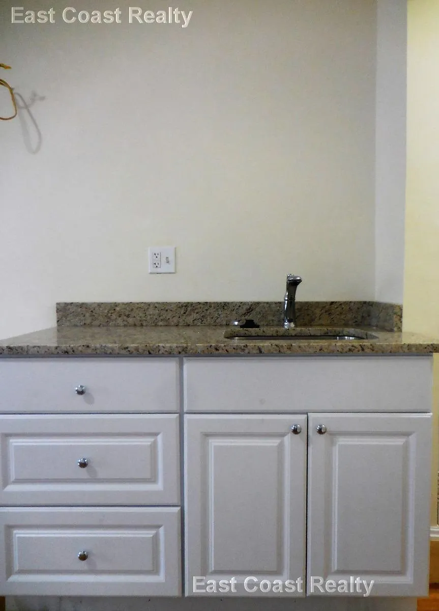 Studio bed, 1 bath apartment for rent at 26 Chiswick Rd Unit 4, Brighton — photo 24 of 29