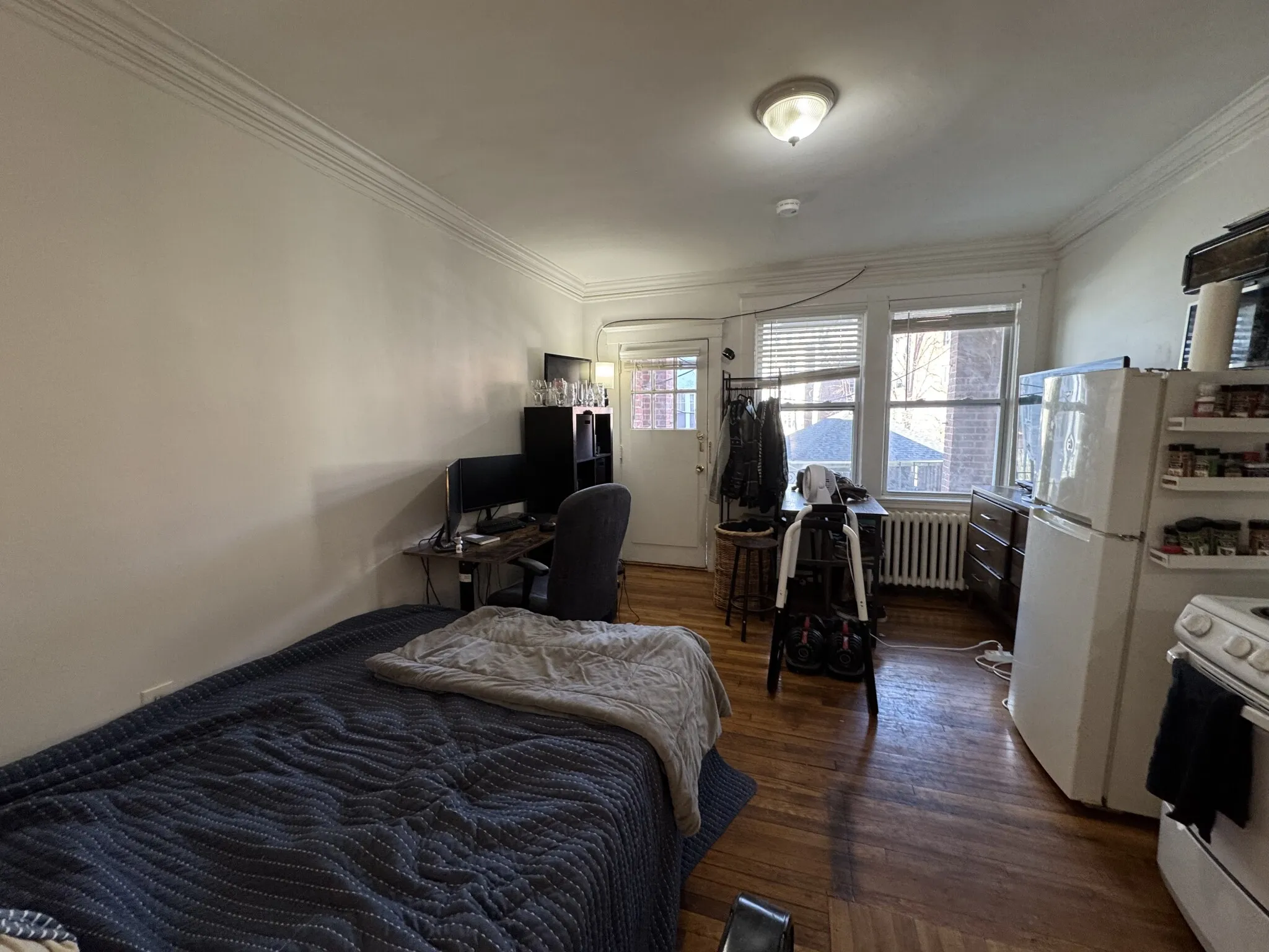 Studio bed, 1 bath apartment for rent at 26 Chiswick Rd Unit 4, Brighton — photo 2 of 29