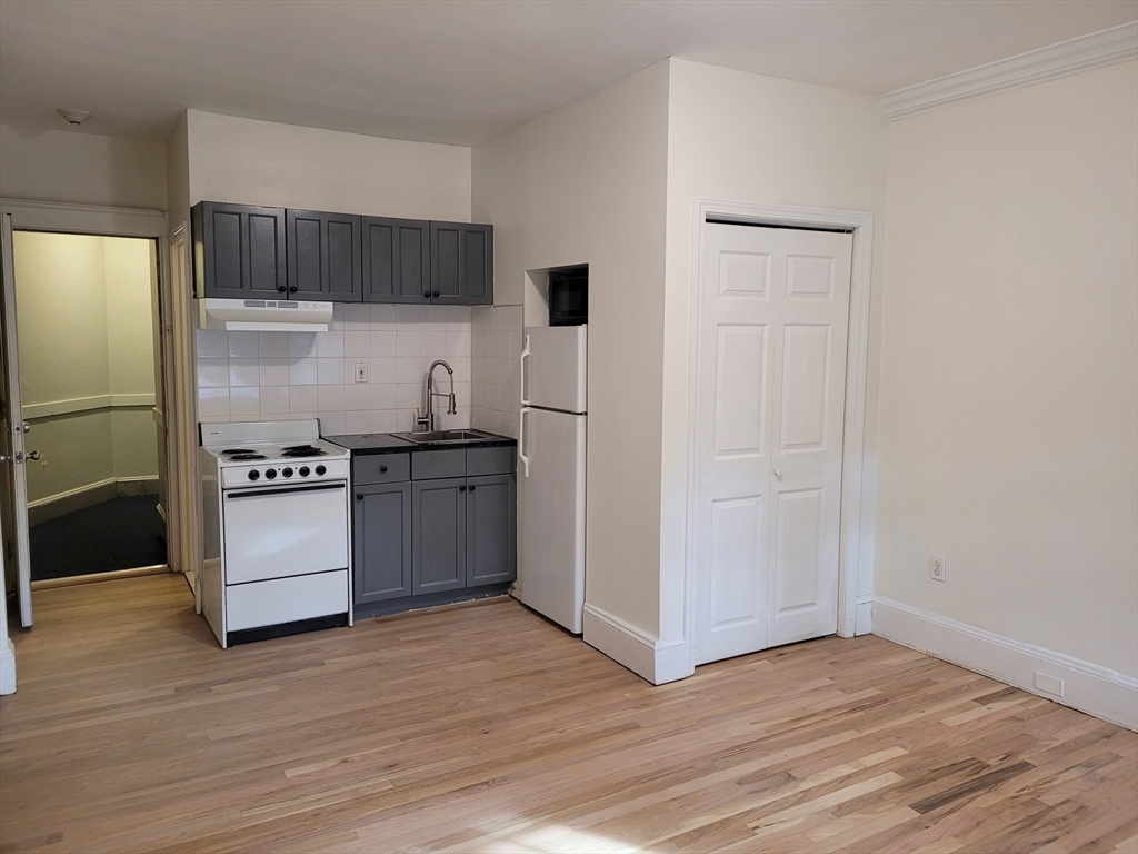 Studio bed, 1 bath apartment for rent at 26 Chiswick Rd Unit 5, Brighton
