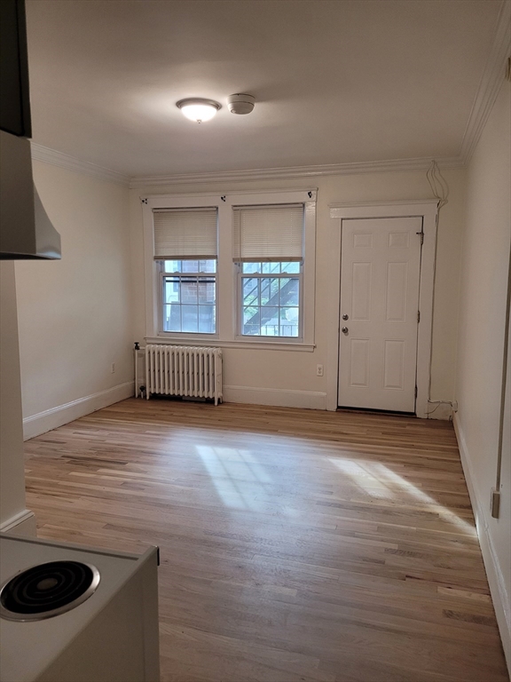 Studio bed, 1 bath apartment for rent at 26 Chiswick Rd Unit 5, Brighton — photo 2 of 7