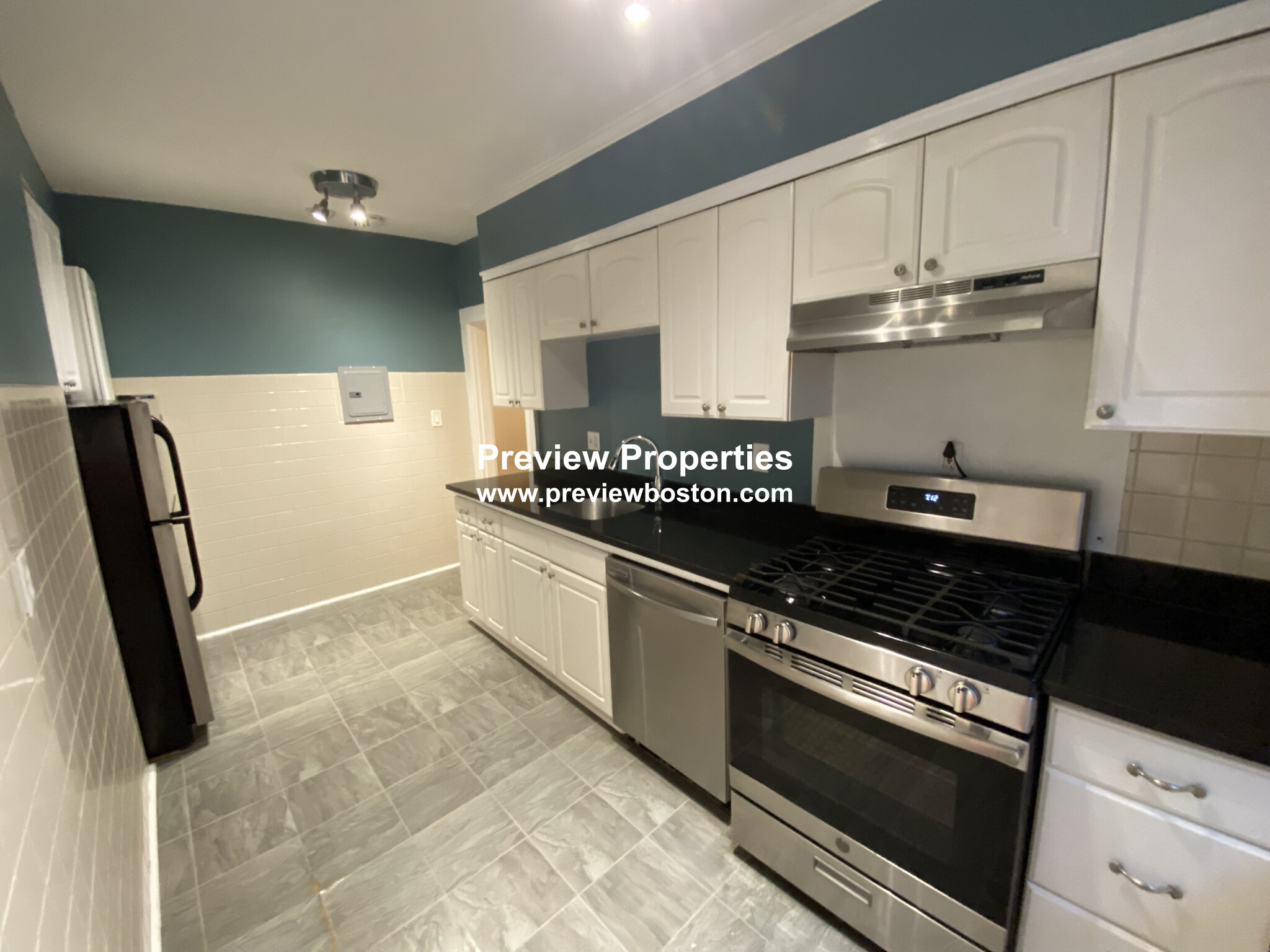 3 bed, 1 bath apartment for rent at 26 Chiswick Rd Unit 8, Brighton — photo 1 of 33