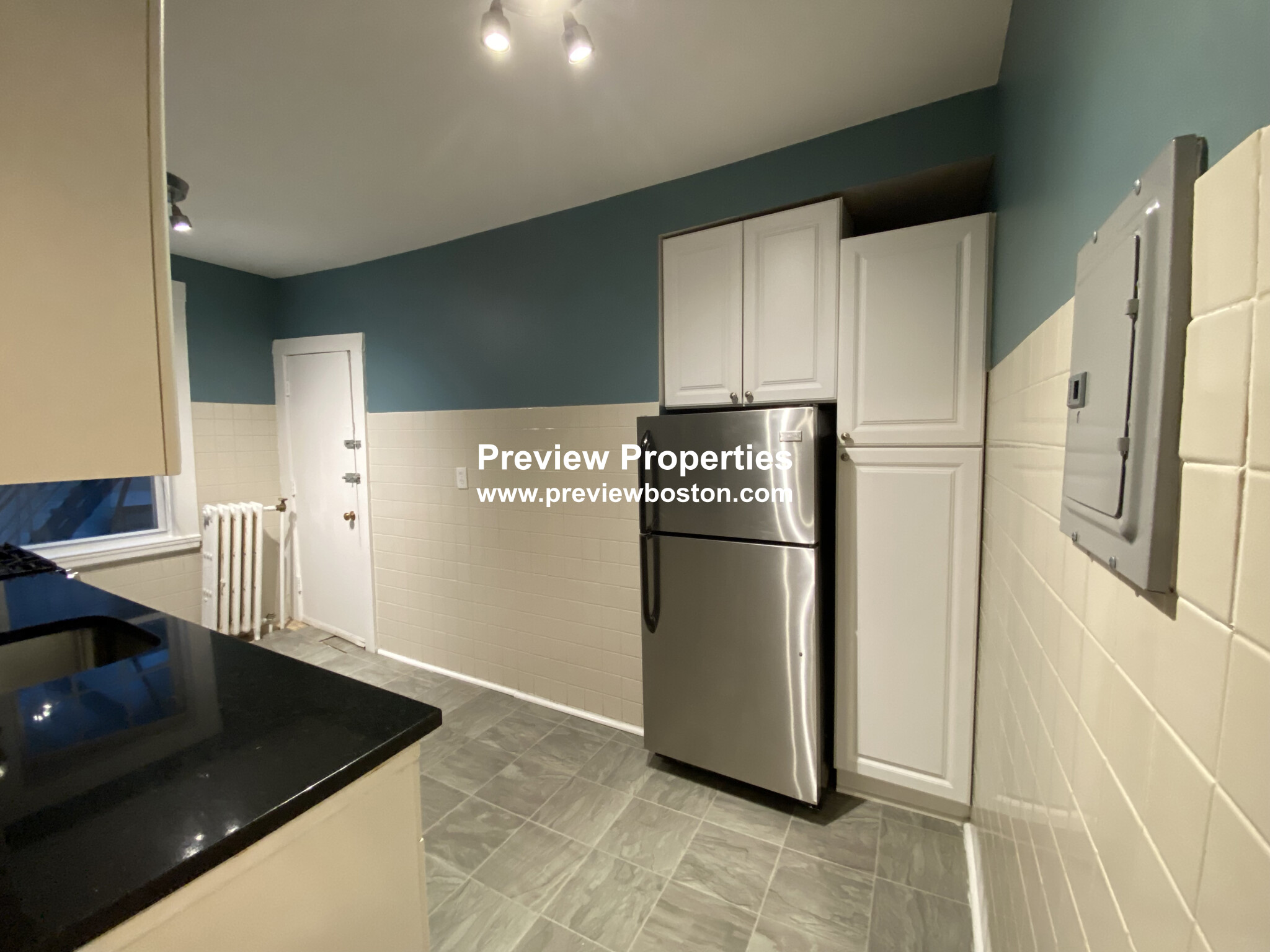 3 bed, 1 bath apartment for rent at 26 Chiswick Rd Unit 8, Brighton — photo 2 of 33