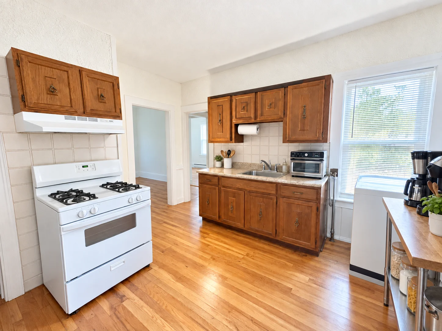 2 bed, 1 bath apartment for rent at 26 Claremon St Unit 1, Teele Square — photo 3 of 9