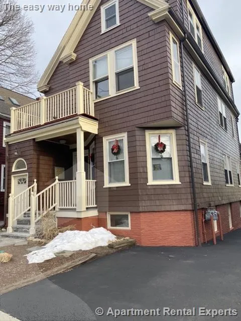 1 bed, 1 bath apartment for rent at 26 Claremon St Unit 3, Davis Square — photo 15 of 16