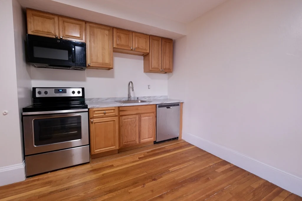 4 bed, 2 bath apartment for rent at 26 Cleveland St Unit A, Dedham — photo 6 of 28