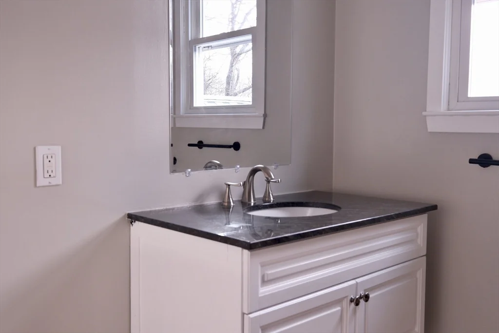 4 bed, 2 bath apartment for rent at 26 Cleveland St Unit A, Dedham — photo 9 of 28