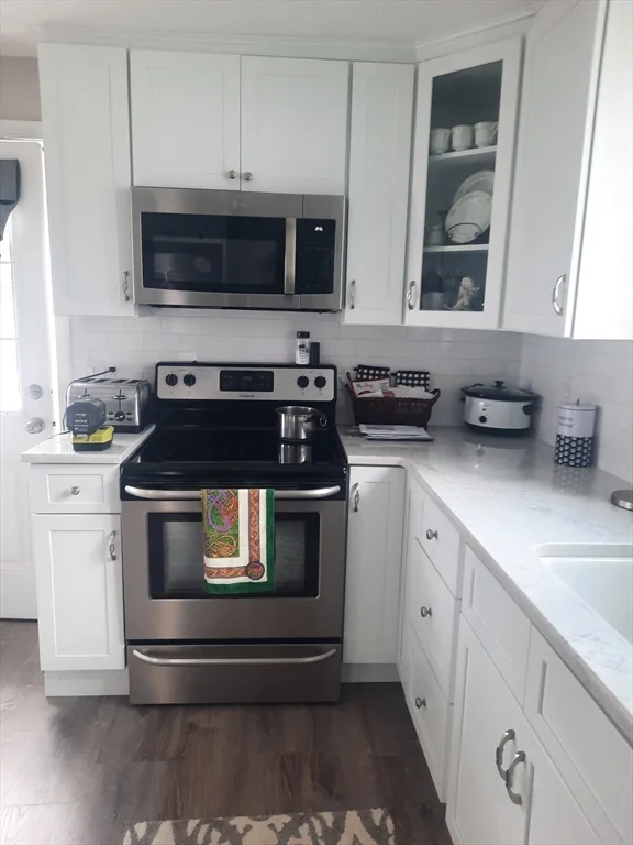 2 bed, 1 bath apartment for rent at 26 Columbus Rd Unit 26, Marshfield — photo 3 of 7