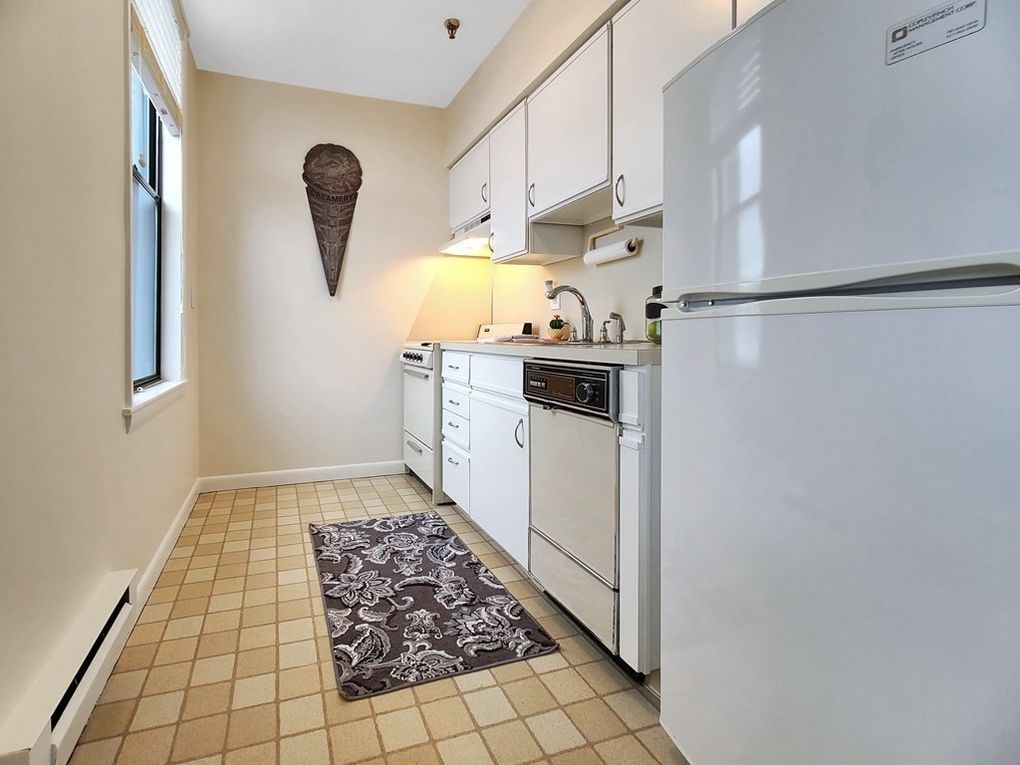 1 bed, 1 bath apartment for rent at 26 Commonwealth Ter Unit 14, Brighton — photo 5 of 13