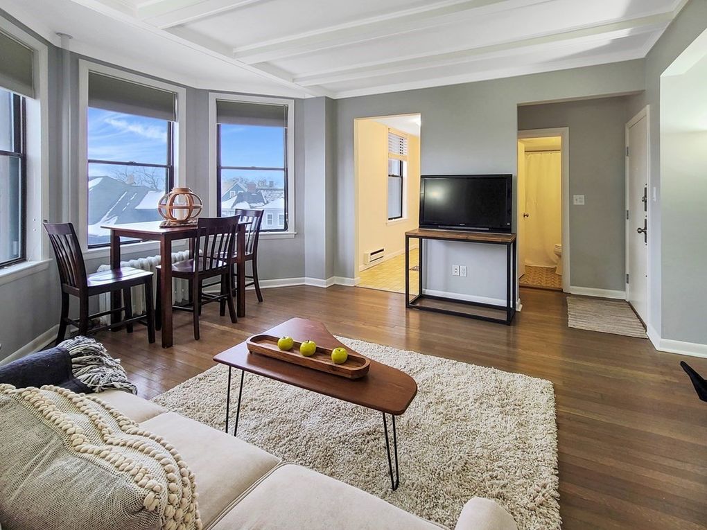 1 bed, 1 bath apartment for rent at 26 Commonwealth Ter Unit 14, Brighton — photo 2 of 13