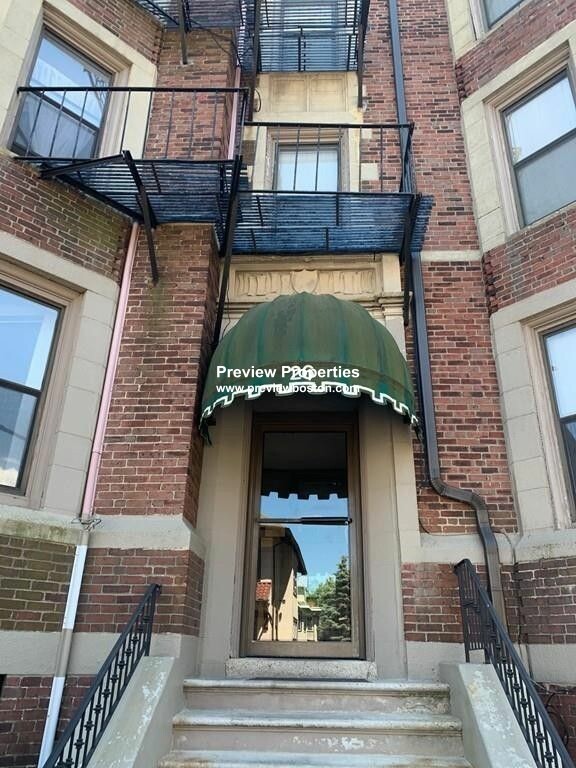 1 bed, 1 bath apartment for rent at 26 Commonwealth Ter Unit 14P, Brighton — photo 12 of 13