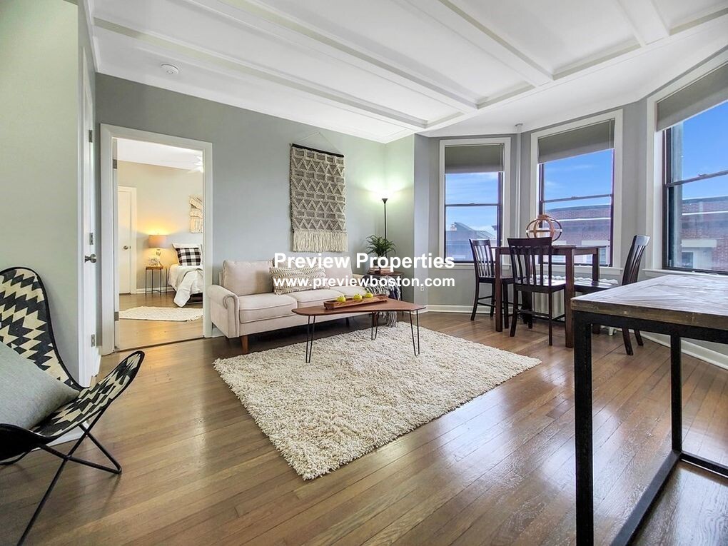 1 bed, 1 bath apartment for rent at 26 Commonwealth Ter Unit 14P, Brighton — photo 4 of 13