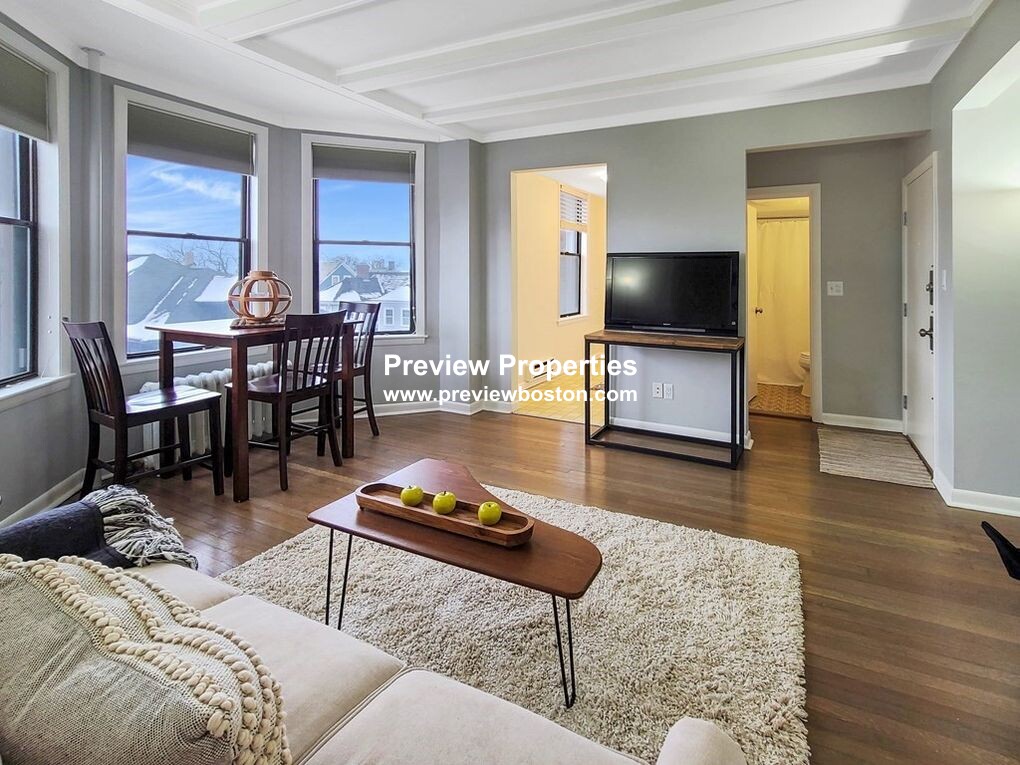 1 bed, 1 bath apartment for rent at 26 Commonwealth Ter Unit 14P, Brighton — photo 3 of 13