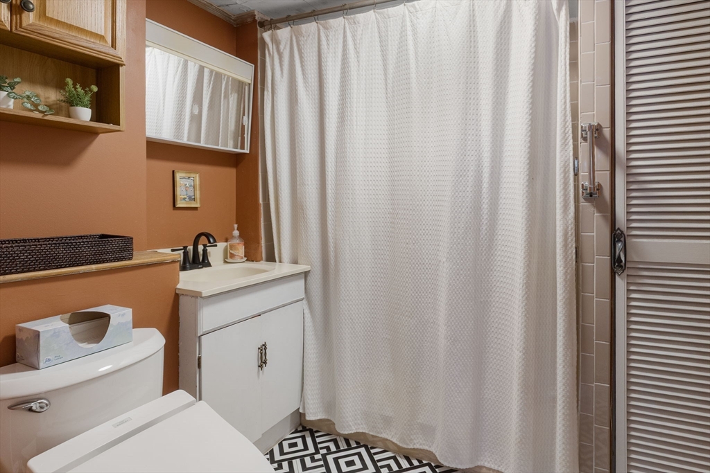 3 bed, 1 bath apartment for rent at 26 Concord Ave Unit 2, Union Square — photo 16 of 21