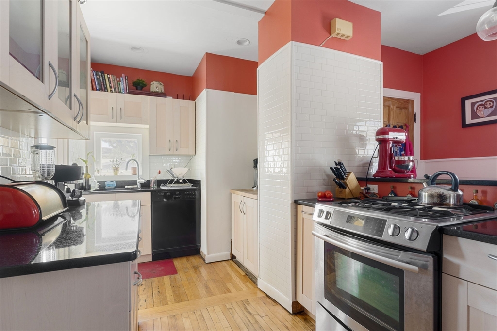 3 bed, 1 bath apartment for rent at 26 Concord Ave Unit 2, Union Square — photo 3 of 21