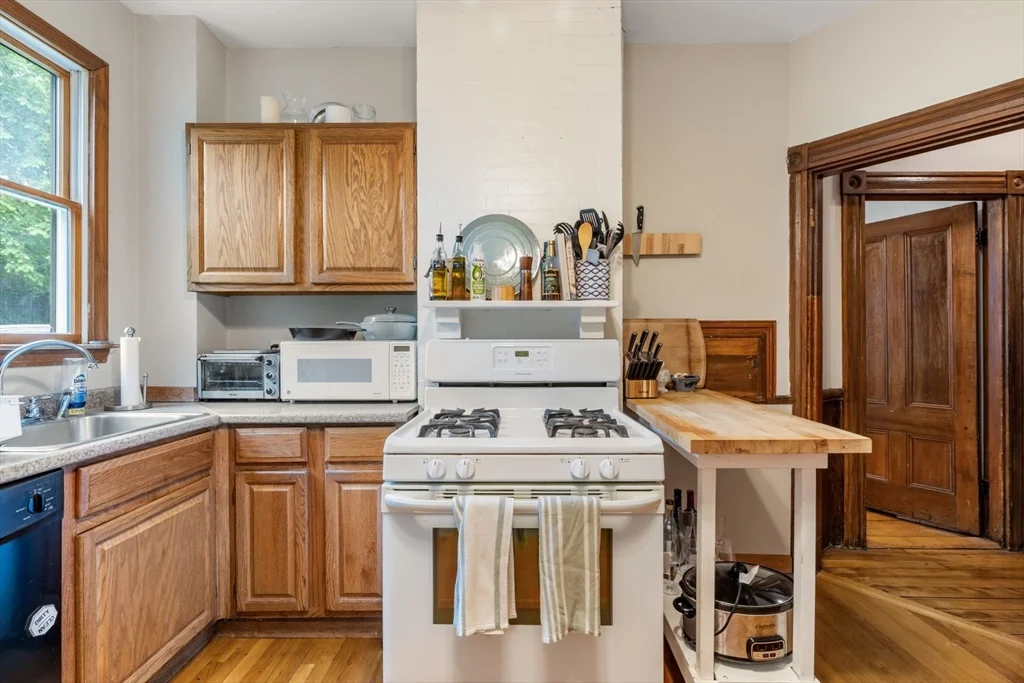 2 bed, 1 bath apartment for rent at 26 Cordis St Unit 1, Charlestown — photo 13 of 19