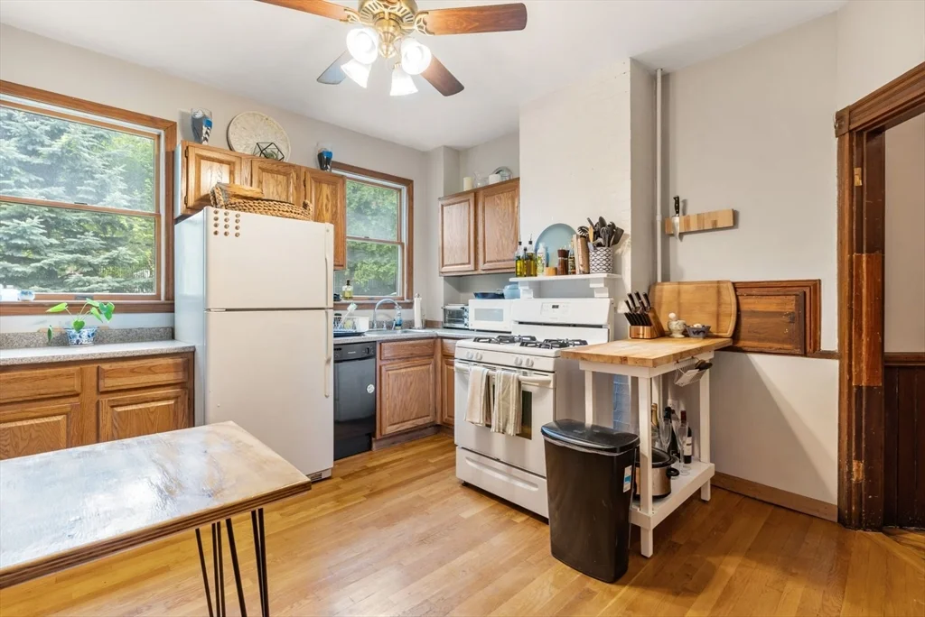 2 bed, 1 bath apartment for rent at 26 Cordis St Unit 1, Charlestown — photo 11 of 19