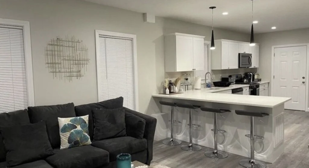 4 bed, 2 bath apartment for rent at 26 Crescent St Unit 26, Quincy — photo 9 of 9