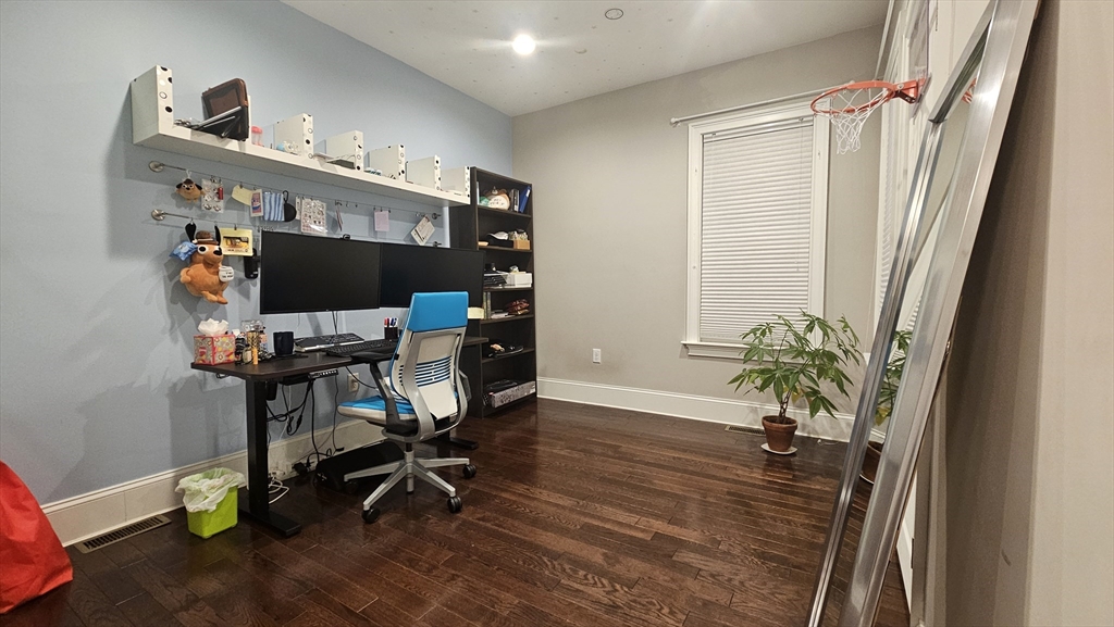 2 bed, 2 bath apartment for rent at 26 Dana St Unit 1, Winter Hill — photo 10 of 21