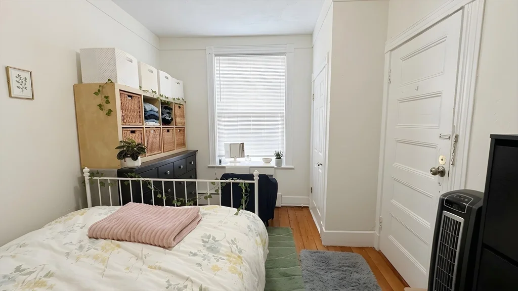 4 bed, 1 bath apartment for rent at 26 Darling Unit 2, Mission Hill — photo 11 of 15