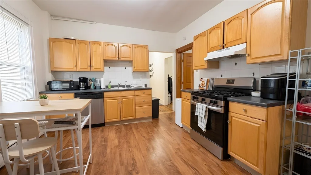 4 bed, 1 bath apartment for rent at 26 Darling Unit 2, Mission Hill — photo 2 of 15