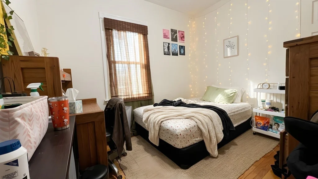 4 bed, 1 bath apartment for rent at 26 Darling Unit 2, Mission Hill — photo 10 of 15