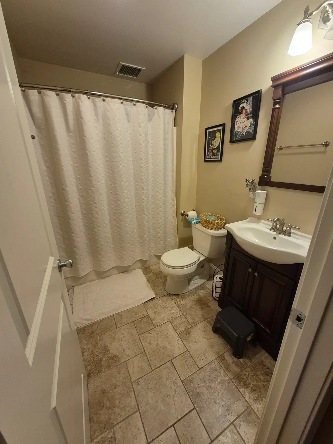 4 bed, 2 bath apartment for rent at 26 Dorr St Unit 26, Roxbury — photo 15 of 18