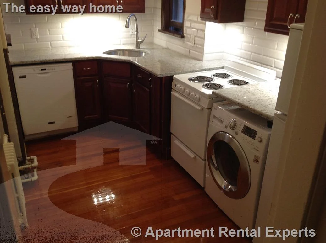 3 bed, 1 bath apartment for rent at 26 Dover St Unit 2, Davis Square — photo 10 of 23