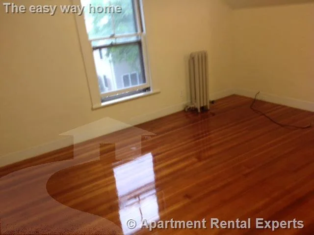 3 bed, 1 bath apartment for rent at 26 Dover St Unit 2, Davis Square — photo 21 of 23