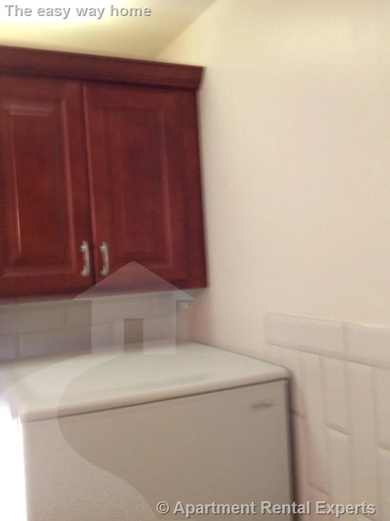 3 bed, 1 bath apartment for rent at 26 Dover St Unit 2, Davis Square — photo 4 of 23