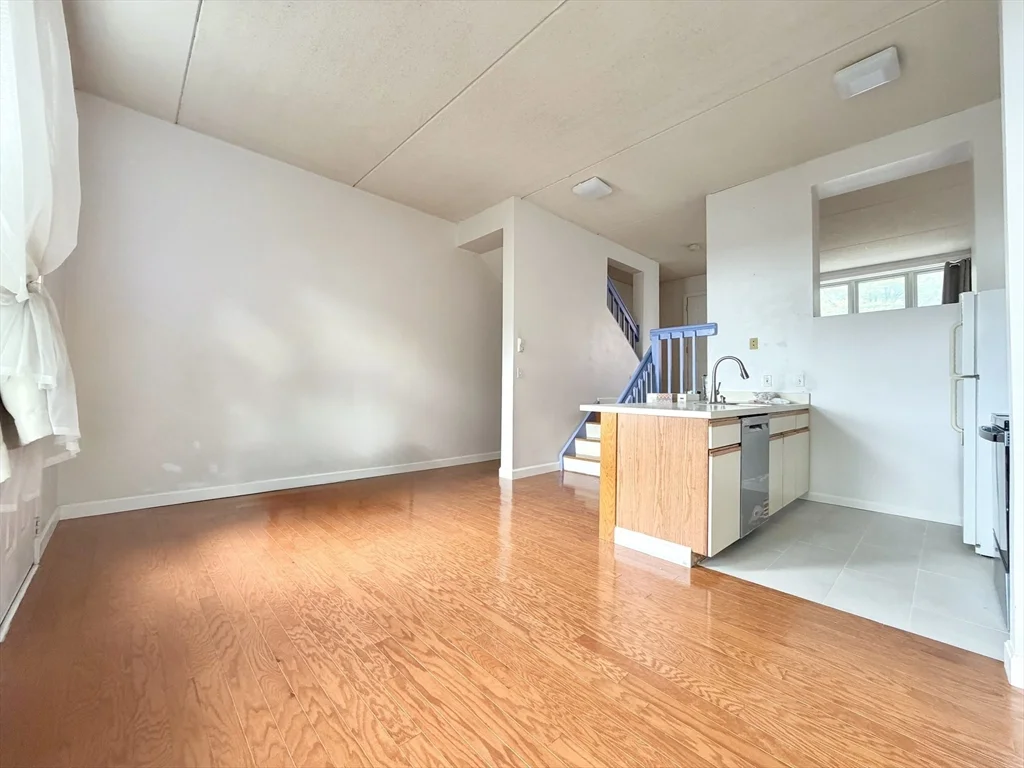 3 bed, 2 bath apartment for rent at 26 Ellingwood St Unit 26, Mission Hill — photo 8 of 28