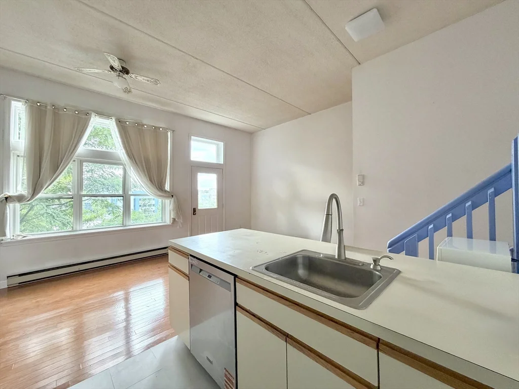 3 bed, 2 bath apartment for rent at 26 Ellingwood St Unit 26, Mission Hill — photo 5 of 28