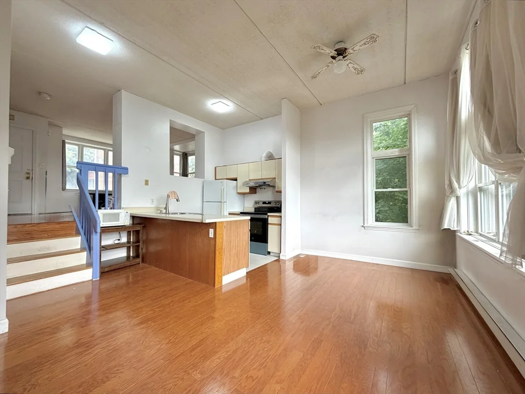 3 bed, 2 bath apartment for rent at 26 Ellingwood St Unit 26, Mission Hill — photo 6 of 28