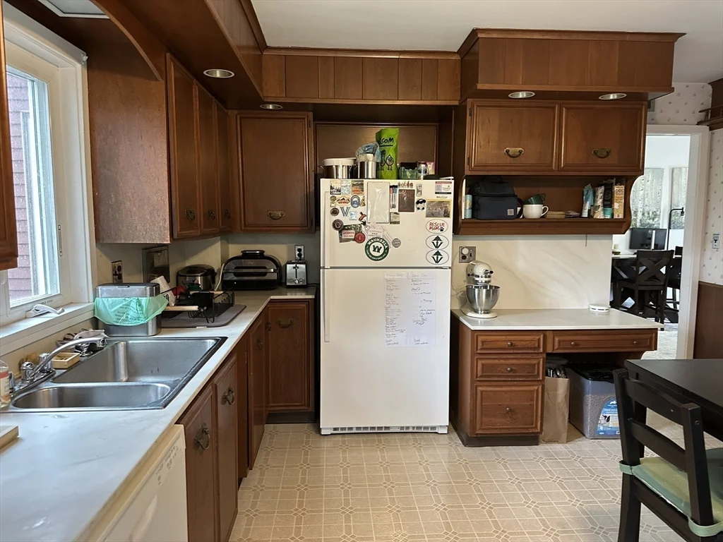 2 bed, 1 bath apartment for rent at 26 Emerson St Unit 1, Medford — photo 2 of 18