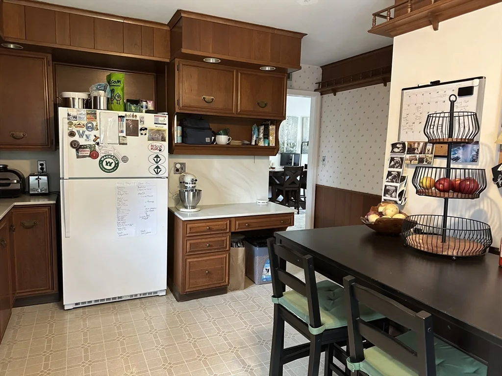 2 bed, 1 bath apartment for rent at 26 Emerson St Unit 1, Medford — photo 3 of 18